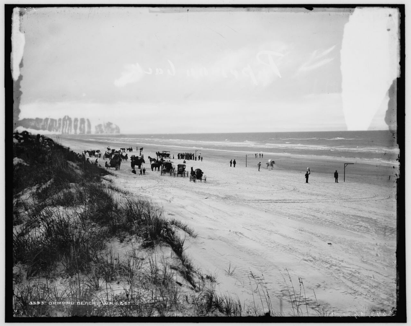 Illustration for article titled Vintage Beach